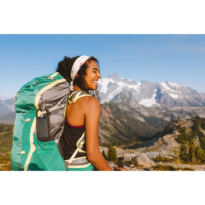 Coleman PEAK1 200 Lumen Solar Rechargeable Lantern 9 Coleman PEAK1 200 Lumen Solar Rechargeable Lantern - Image 7